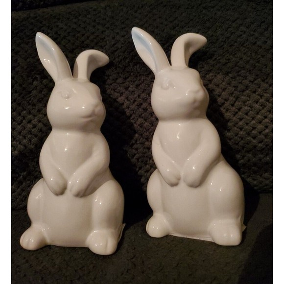 Easter Spring Bullseye Playground Bunny White Ceramic Bunnies Sitting Up 2 Pcs - Picture 1 of 3